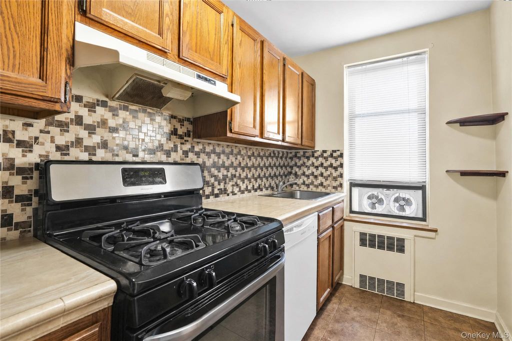 10507 APT 6B, Forest Hills, NY 11375 — photo 3