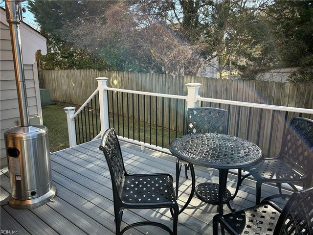 12 Capps Quarters, Hampton, VA 23669
