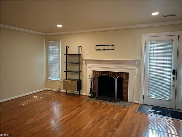 12 Capps Quarters, Hampton, VA 23669
