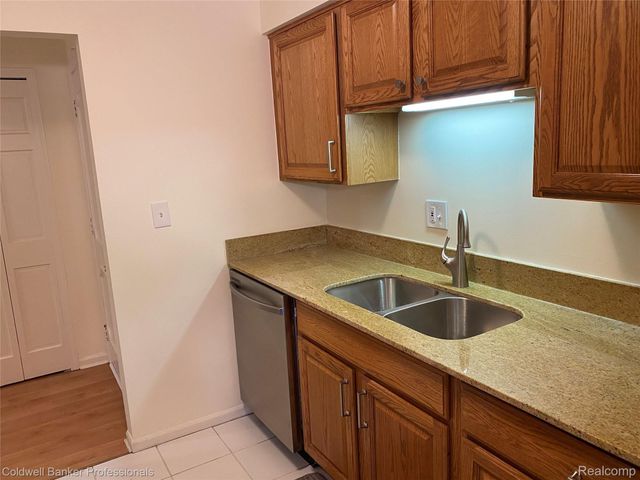 885 N Old Woodward Avenue 15, Birmingham, MI 48009