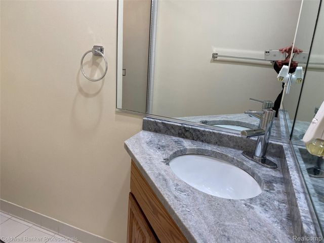 885 N Old Woodward Avenue 15, Birmingham, MI 48009