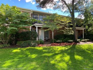885 N Old Woodward Avenue 15, Birmingham, MI 48009