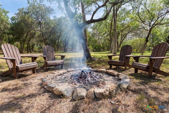 1400 Valley View Road, Wimberley, TX 78676