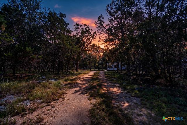 1400 Valley View Road, Wimberley, TX 78676