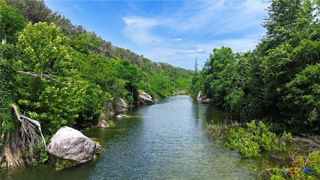1400 Valley View Road, Wimberley, TX 78676