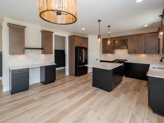 8090 W Pq Avenue, Kalamazoo, MI 49009