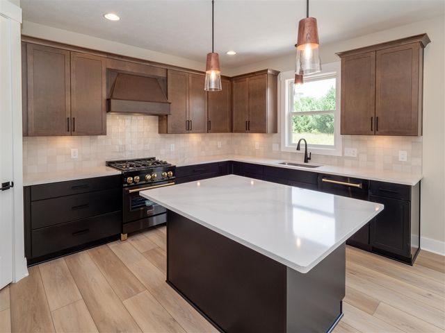 8090 W Pq Avenue, Kalamazoo, MI 49009