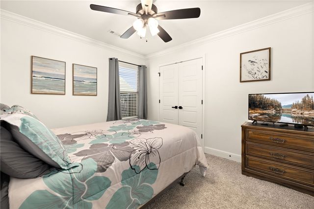 5558 Clear Springs Avenue, Springdale, AR 72762