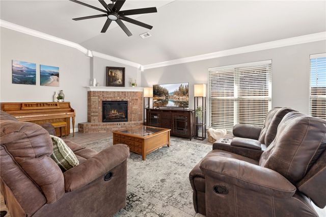 5558 Clear Springs Avenue, Springdale, AR 72762