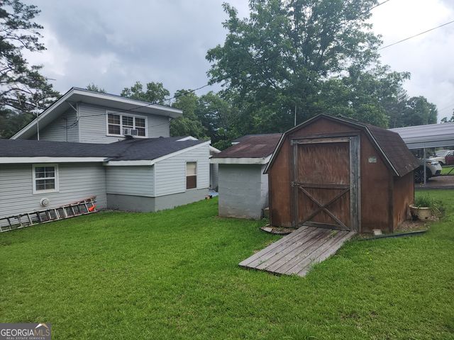 366 E Pine Lake Drive, West Point, GA 31833