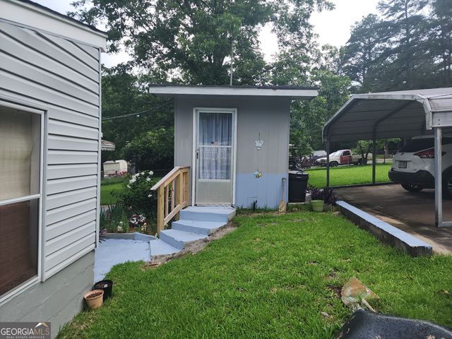 366 E Pine Lake Drive, West Point, GA 31833