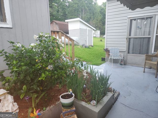 366 E Pine Lake Drive, West Point, GA 31833