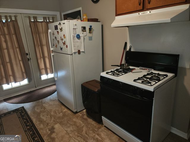 366 E Pine Lake Drive, West Point, GA 31833