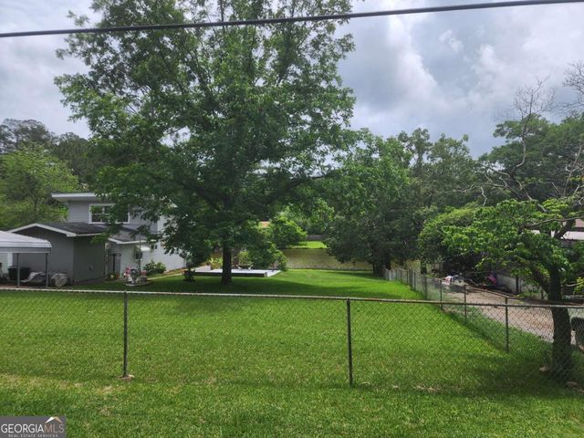 366 E Pine Lake Drive, West Point, GA 31833