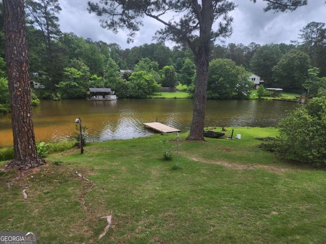 366 E Pine Lake Drive, West Point, GA 31833