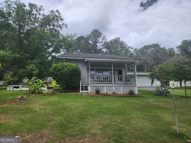 366 E Pine Lake Drive, West Point, GA 31833