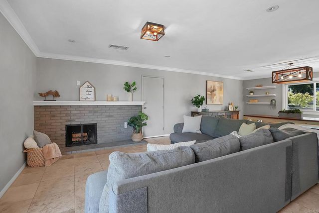 10336 Don Pico Ct, Spring Valley, CA 91978