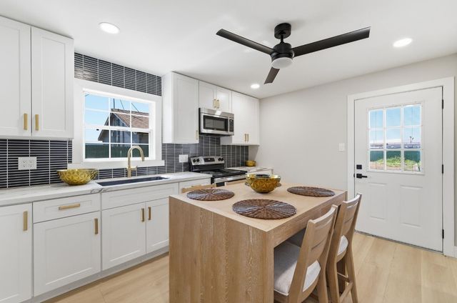 613 Beard Ave, Modesto, CA 95354