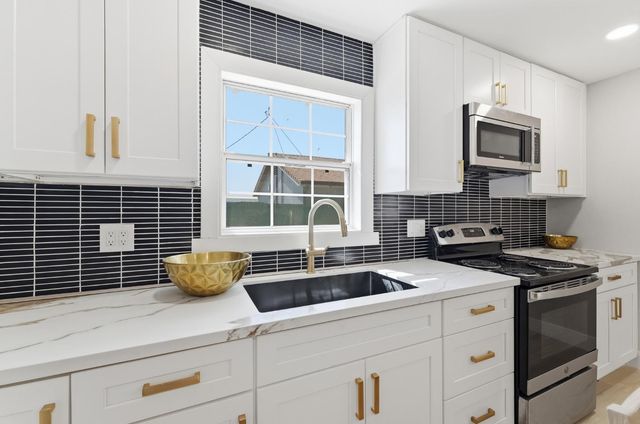 613 Beard Ave, Modesto, CA 95354