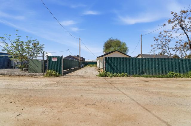 613 Beard Ave, Modesto, CA 95354