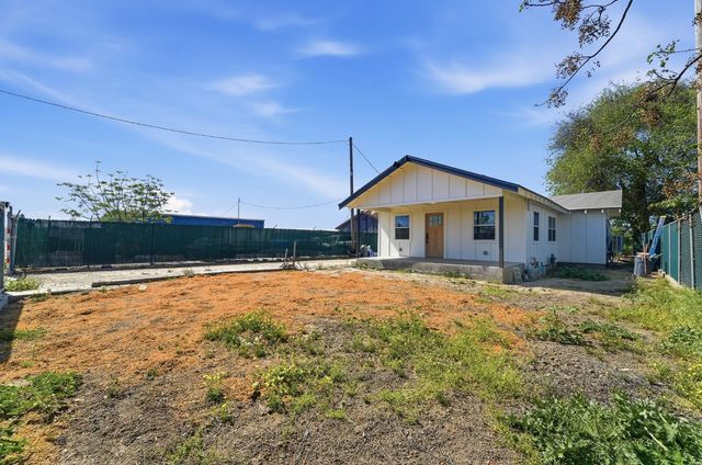 613 Beard Ave, Modesto, CA 95354