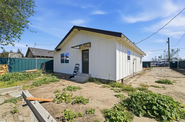 613 Beard Ave, Modesto, CA 95354