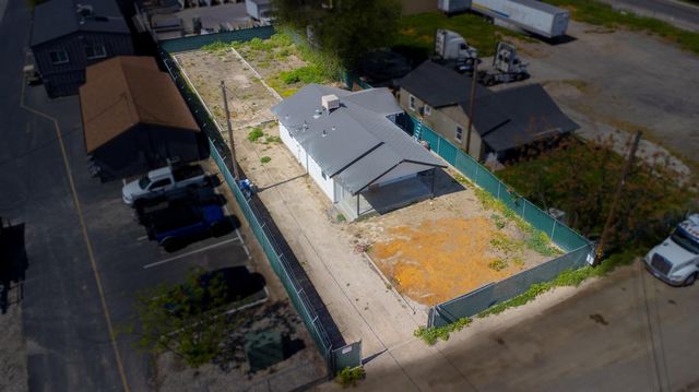 613 Beard Ave, Modesto, CA 95354