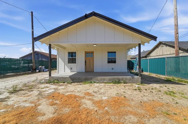 613 Beard Ave, Modesto, CA 95354