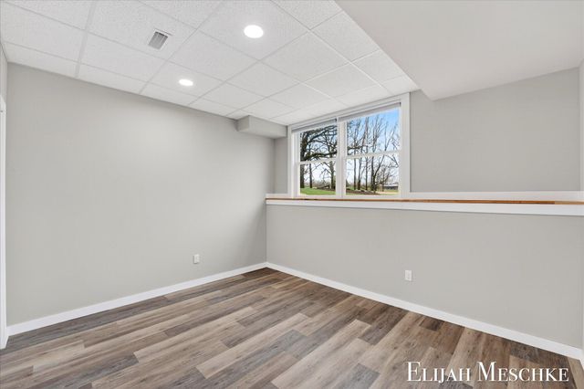 8977 2 Mile Road Ne, Ada Twp, MI 49301