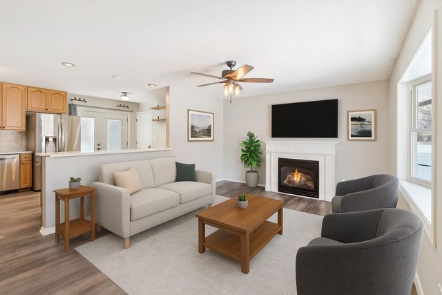 5157 Walnut Drive, Pleasant Hill, IA 50327