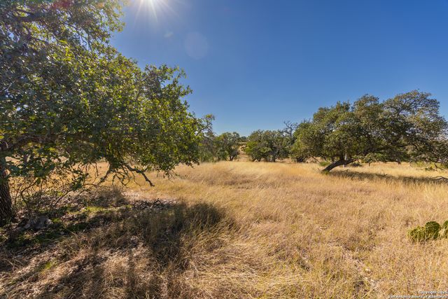 000 Cattlemans Crossing Dr, Kerrville, TX 78023