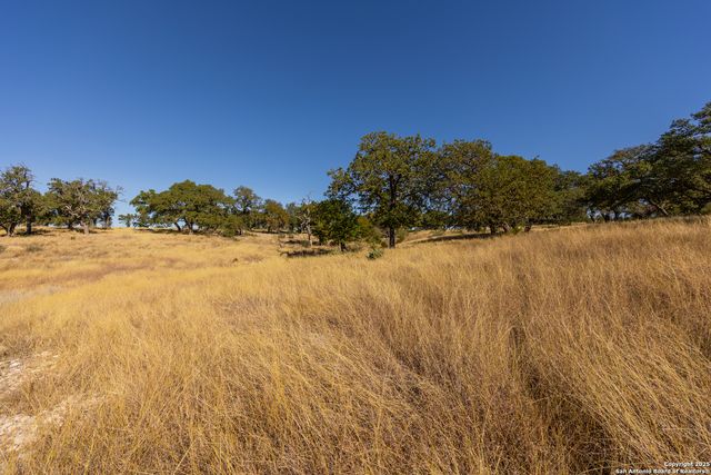 000 Cattlemans Crossing Dr, Kerrville, TX 78023