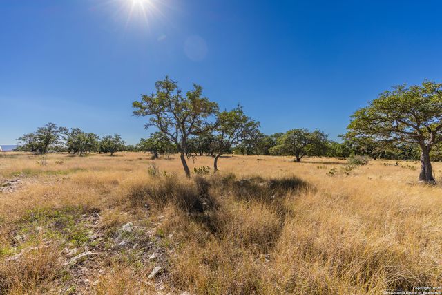 000 Cattlemans Crossing Dr, Kerrville, TX 78023