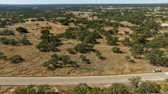 000 Cattlemans Crossing Dr, Kerrville, TX 78023