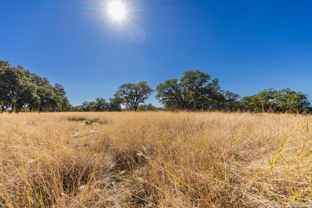 000 Cattlemans Crossing Dr, Kerrville, TX 78023