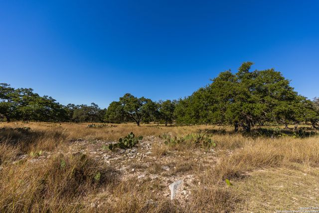 000 Cattlemans Crossing Dr, Kerrville, TX 78023