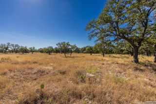 000 Cattlemans Crossing Dr, Kerrville, TX 78023