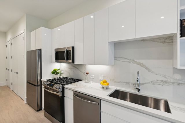 812 W Adams Street 410, Chicago, IL 60607