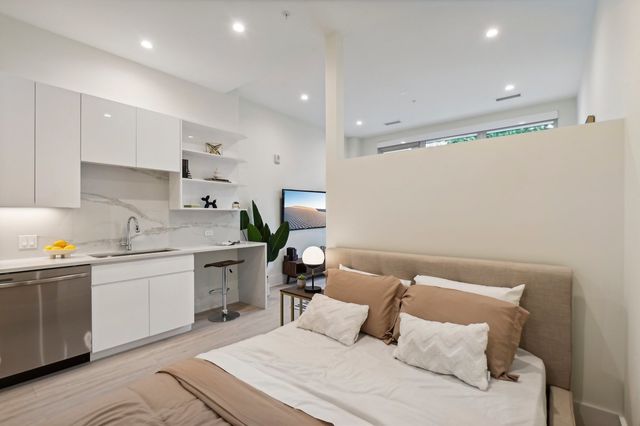 812 W Adams Street 410, Chicago, IL 60607