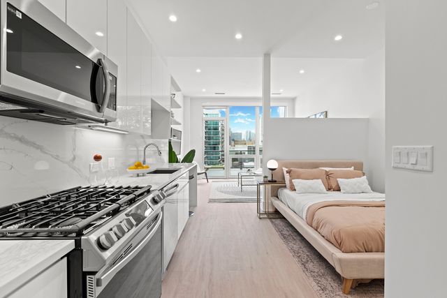 812 W Adams Street 410, Chicago, IL 60607