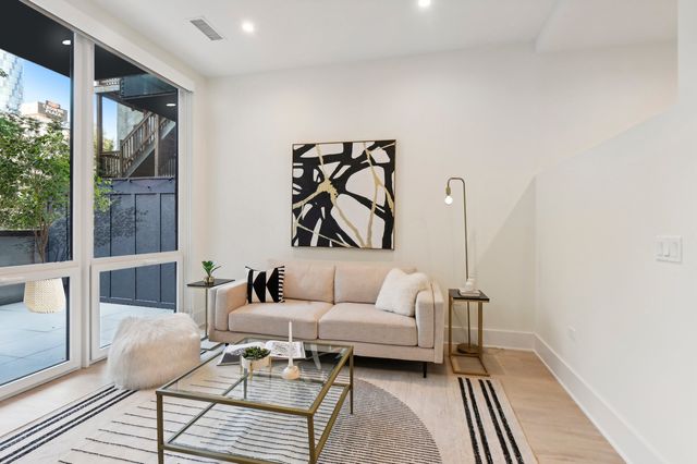 812 W Adams Street 410, Chicago, IL 60607