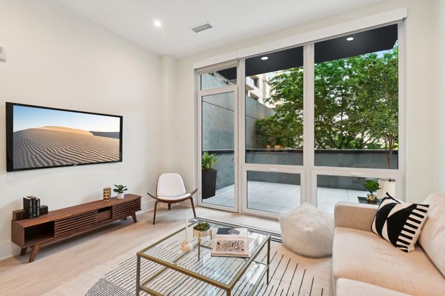 812 W Adams Street 410, Chicago, IL 60607