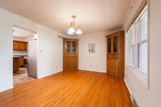 N102W15801 Flintlock TRAIL, Germantown, WI 53022