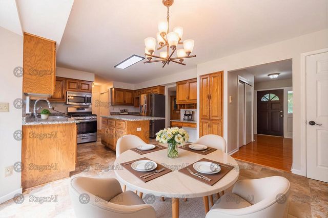 N102W15801 Flintlock TRAIL, Germantown, WI 53022