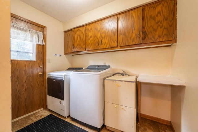N102W15801 Flintlock TRAIL, Germantown, WI 53022