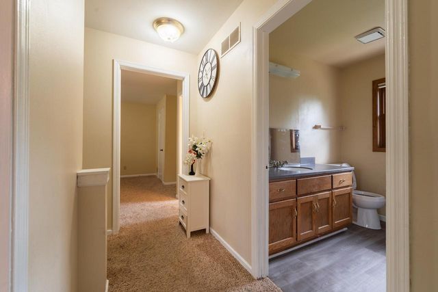 N102W15801 Flintlock TRAIL, Germantown, WI 53022