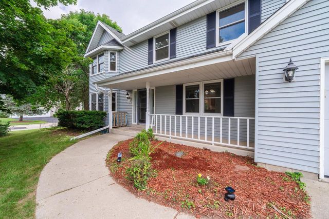 N102W15801 Flintlock TRAIL, Germantown, WI 53022