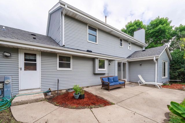 N102W15801 Flintlock TRAIL, Germantown, WI 53022