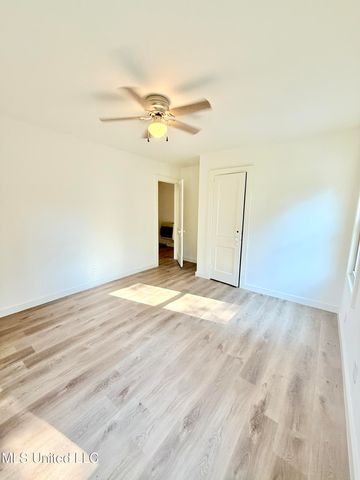 41 Pecan Street, Grenada, MS 38901