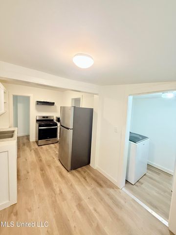 41 Pecan Street, Grenada, MS 38901